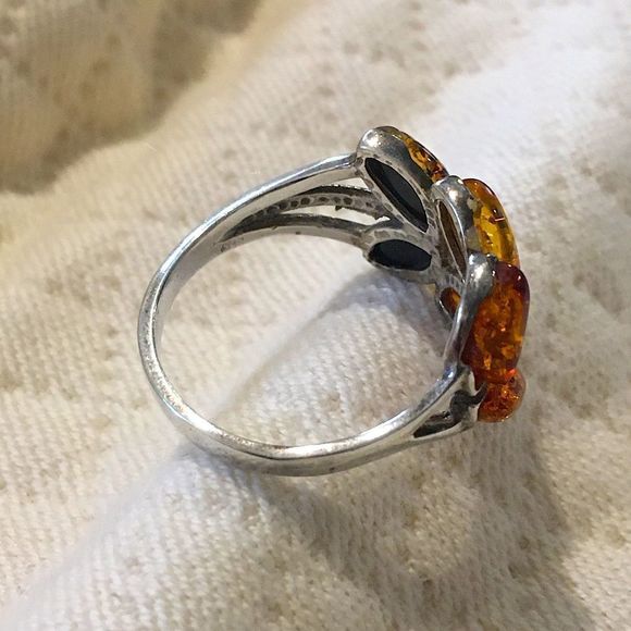 Vintage Sterling Silver and Three Shades of Amber Statement Ring - Picture 10 of 13